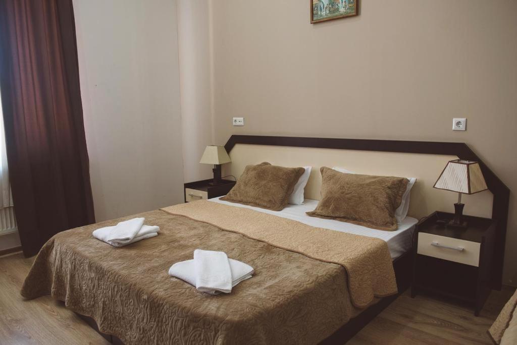 Backstreet Hotel - Near Tbilisi Central Exterior photo