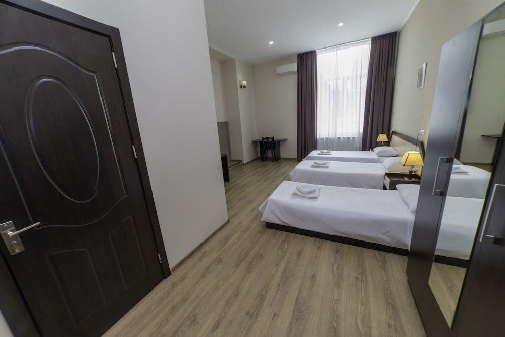 Backstreet Hotel - Near Tbilisi Central Exterior photo